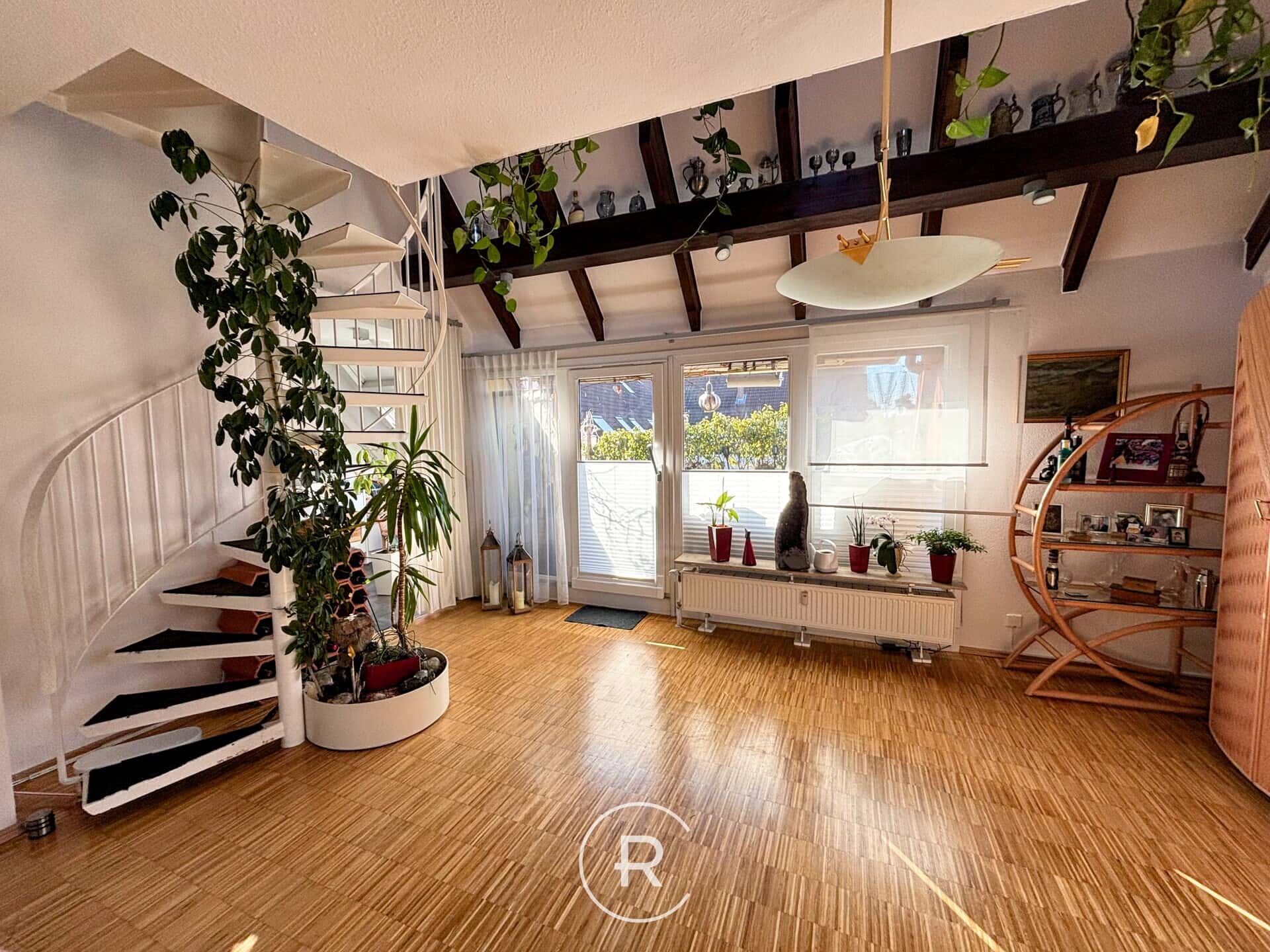 VERKAUFT: Maisonette (Galeriewohnung) mit Loggia in begehrter Wohnlage nahe der Alten Veste