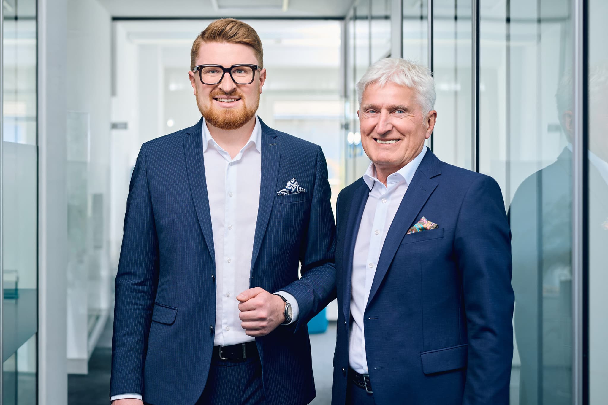 Benno und Bernhard Roggenhofer im Büro von Roggenhofer Consult in Nürnberg