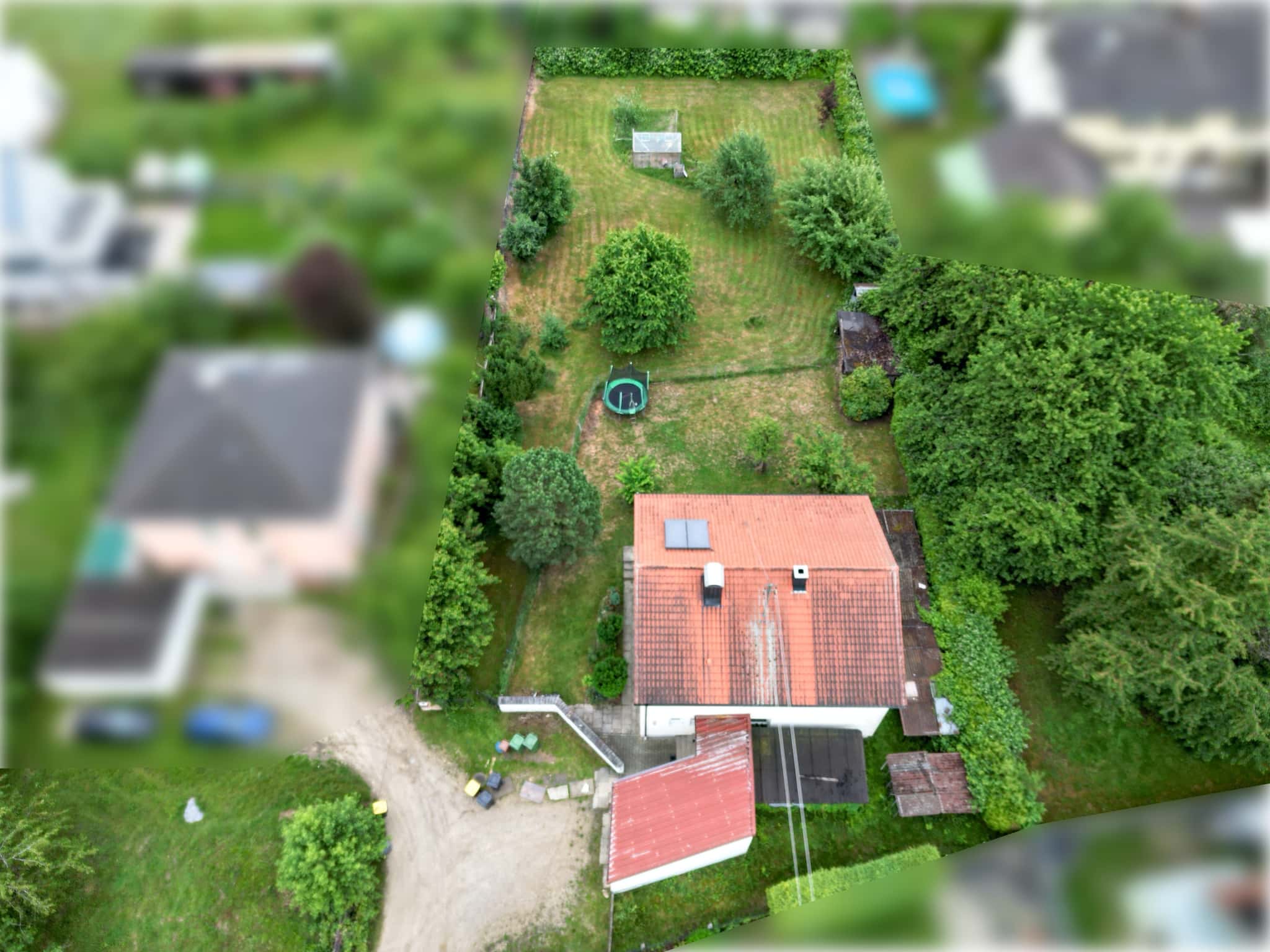 Einfamilienhaus auf 1.009 m² Grundstück mit traumhaftem Garten und Entwicklungspotenzial