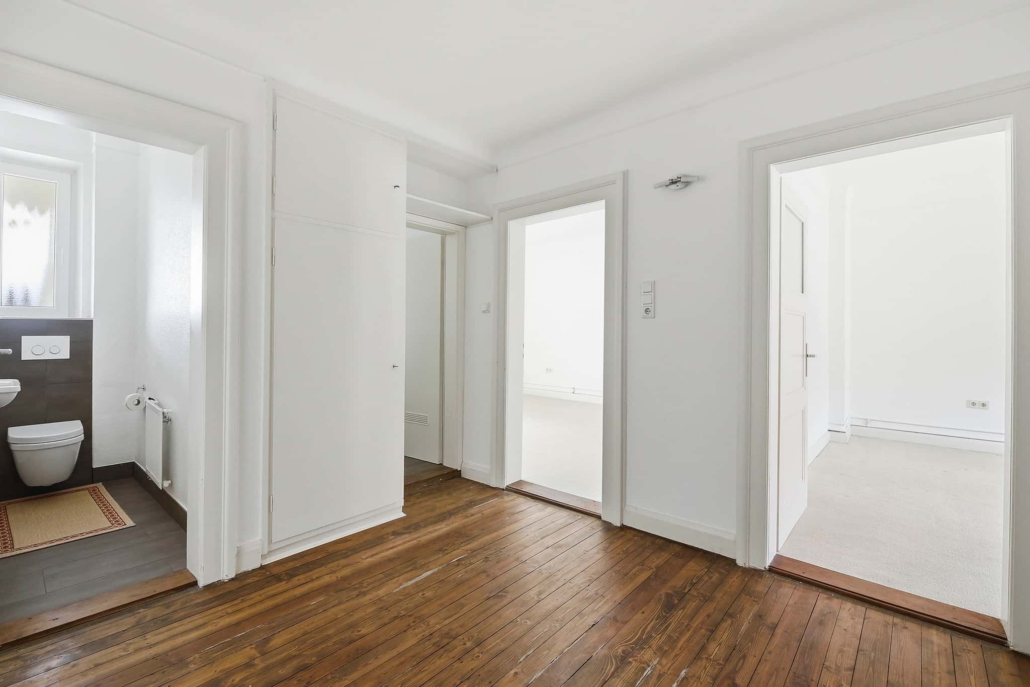 VERKAUFT: 3-Zi.-Altbauwohnung – mit Loggia & Blick über die Dächer von St. Jobst